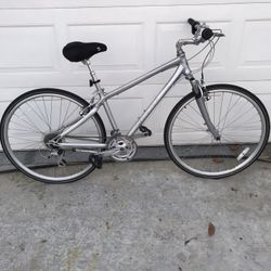 Giant Cypress DX   Hybrid Bike  🚲  17”