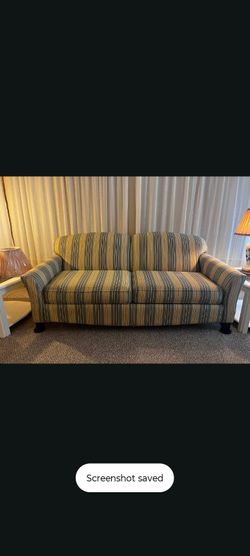 Bassett pull out sofa- queen size