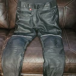 Motorcycle Black Leather Pants Size 32