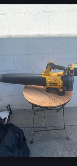 DEWALT LEAF BLOWER