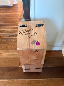 Potato and onion holder