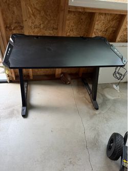 Gaming table