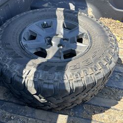 R17 Jeep Wheels & Tires