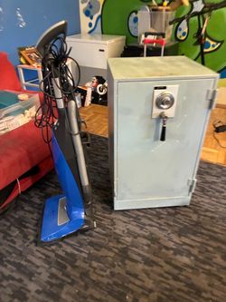 intage York Safe & Lock Co. Commercial Safe – UL Class C – $1000 OBO