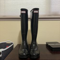 Hunter Women's Original Tall Gloss Black Rain Boots Size 8 Men / 9 Female W23616