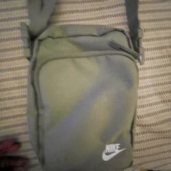 Nike Saddle Bag