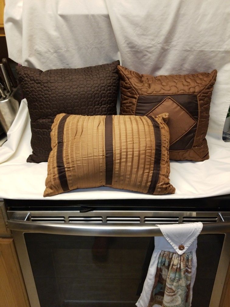 Decorative Pillow Set