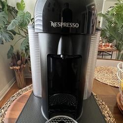 Breville Nespresso Vertuo BNV220 – Excellent Condition (No Frother)