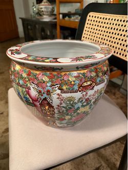 Chinese Rose Fishbowl Vase