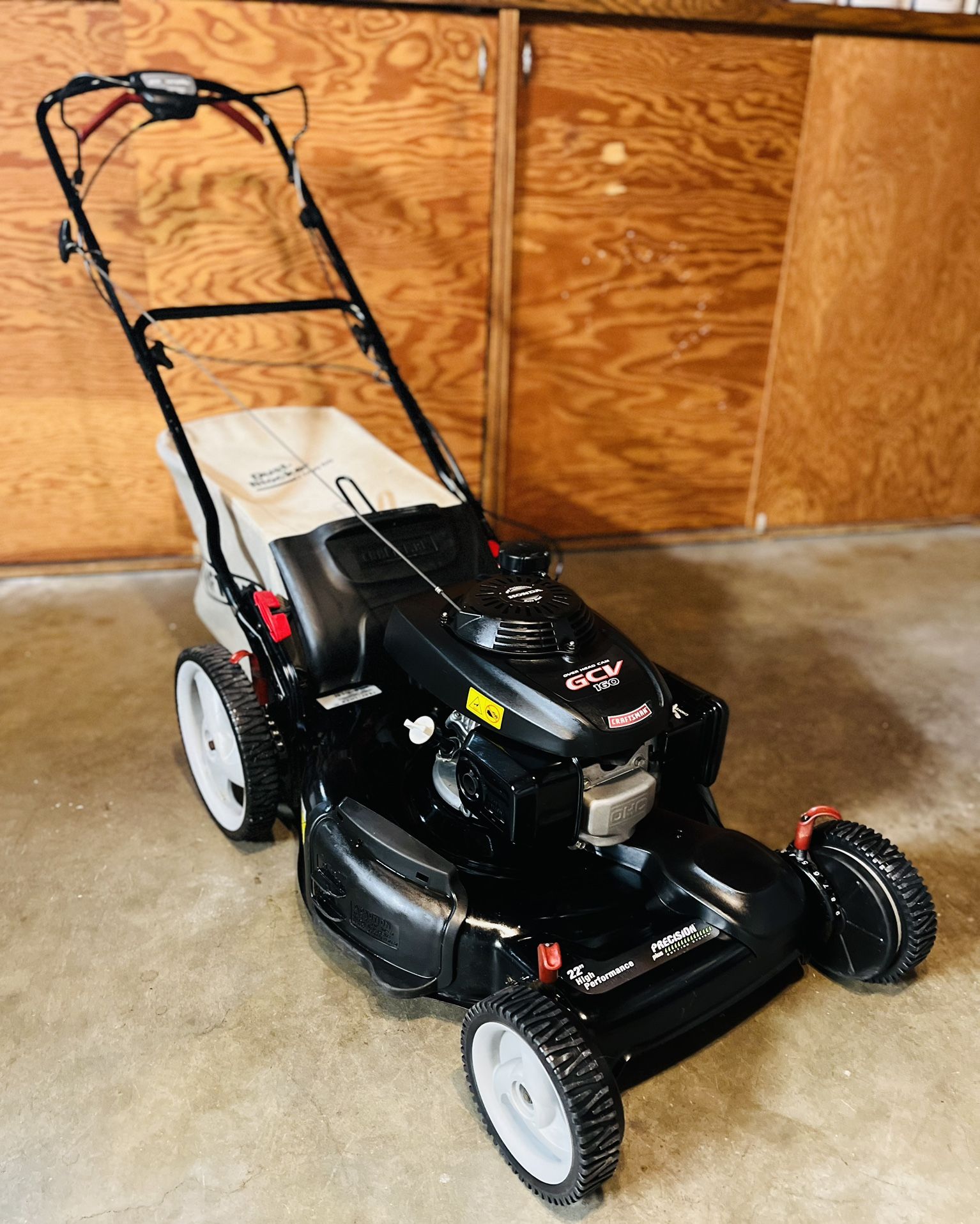 Craftsman Self-Propelled 22" Lawn Mower w/ HONDA engine