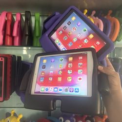 ipad Minis And Big Good Condition Unlocked 60/85/100🍎🍎🎁🎁      Good Bless You ⛪️⛪️⛪️🚘🚘🚘🏠🏠🏠🙏🙏♥️