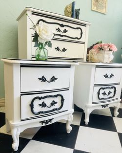 Dresser and two nightstands set
