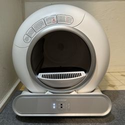Automatic / Self Cleaning Litter Box