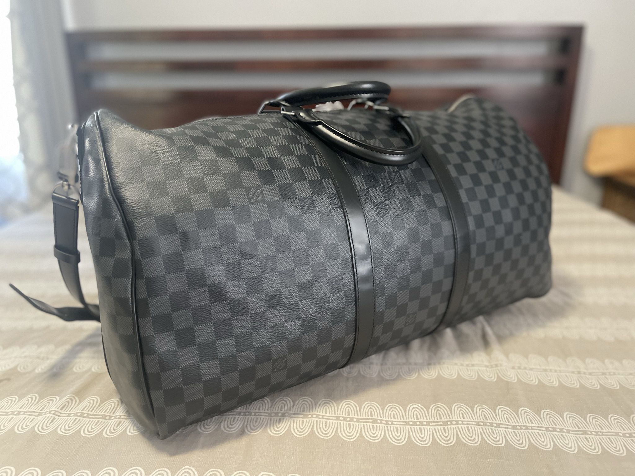 Louis Vuitton Bandouliere Keepall 55 Monogram Eclipse Duffle Bag for Sale  in Hinsdale, IL - OfferUp
