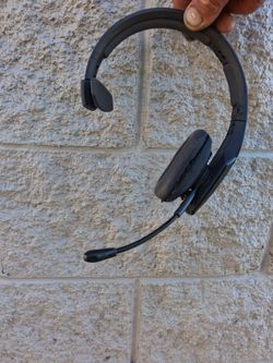 Blueparrott Bluetooth gaming head set