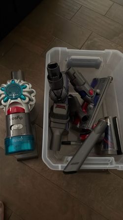 Dyson V8 Vacuum