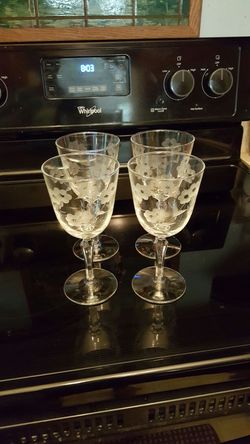 Set of 4 Pretty Etched Wine Glasses
