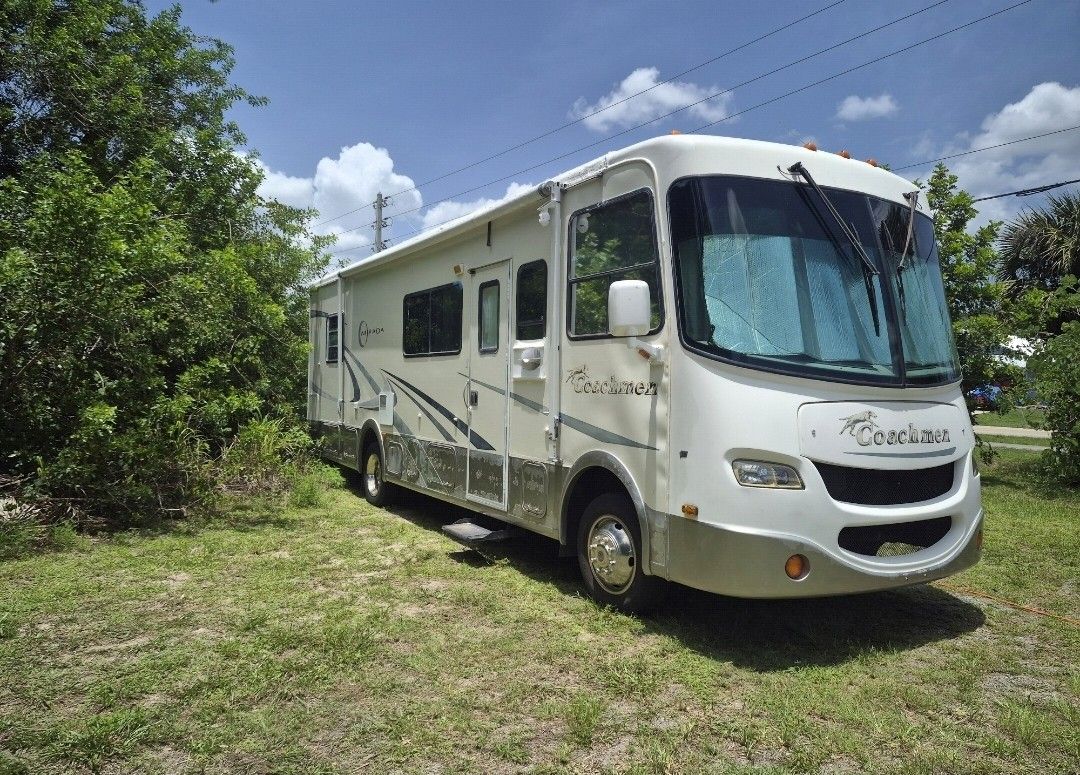 2004 Coachman Excellent Running RV Only 40,000 Miles