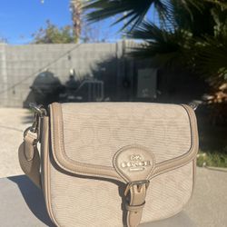 Coach Women’s Shoulder Bag Tan/Cream