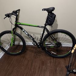 TREK Mountain Bike XXL X-Caliber 9 Barely Used 29er Black & Neon Green