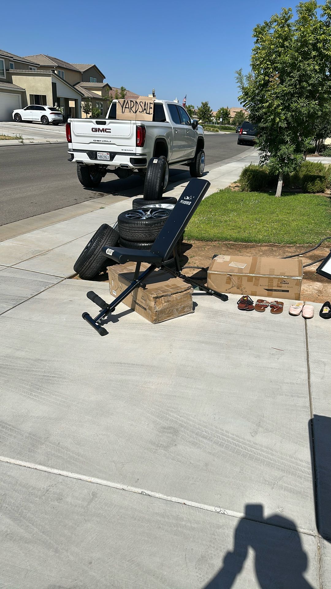 ADJUSTABLE WEIGHT BENCH