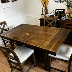 Ashley’s 4 Chair Dinning Room Table 