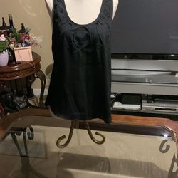 Woman’s Sleeveless Blouse