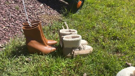 Set Of Boots 9.5