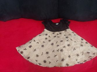 Little girls dress size 4t. Gently used