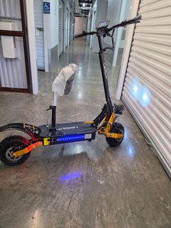 LEOOUT T85 Electric Scooter with seat