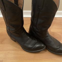 Men’s black cowboy boots