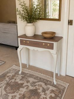 Beautiful Pennsylvania House Console / Entryway Table – Real Wood