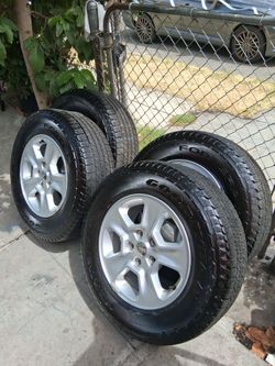 Goodyear fortera P 245/70/17