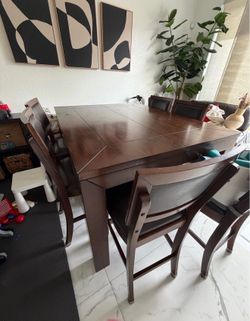 DINING TABLE - PICK UP ASAP