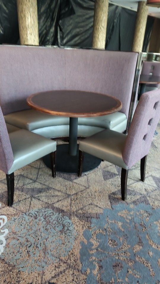 Elegant Round Table Set, Dining ,Brake Room, Or Restaurant Table