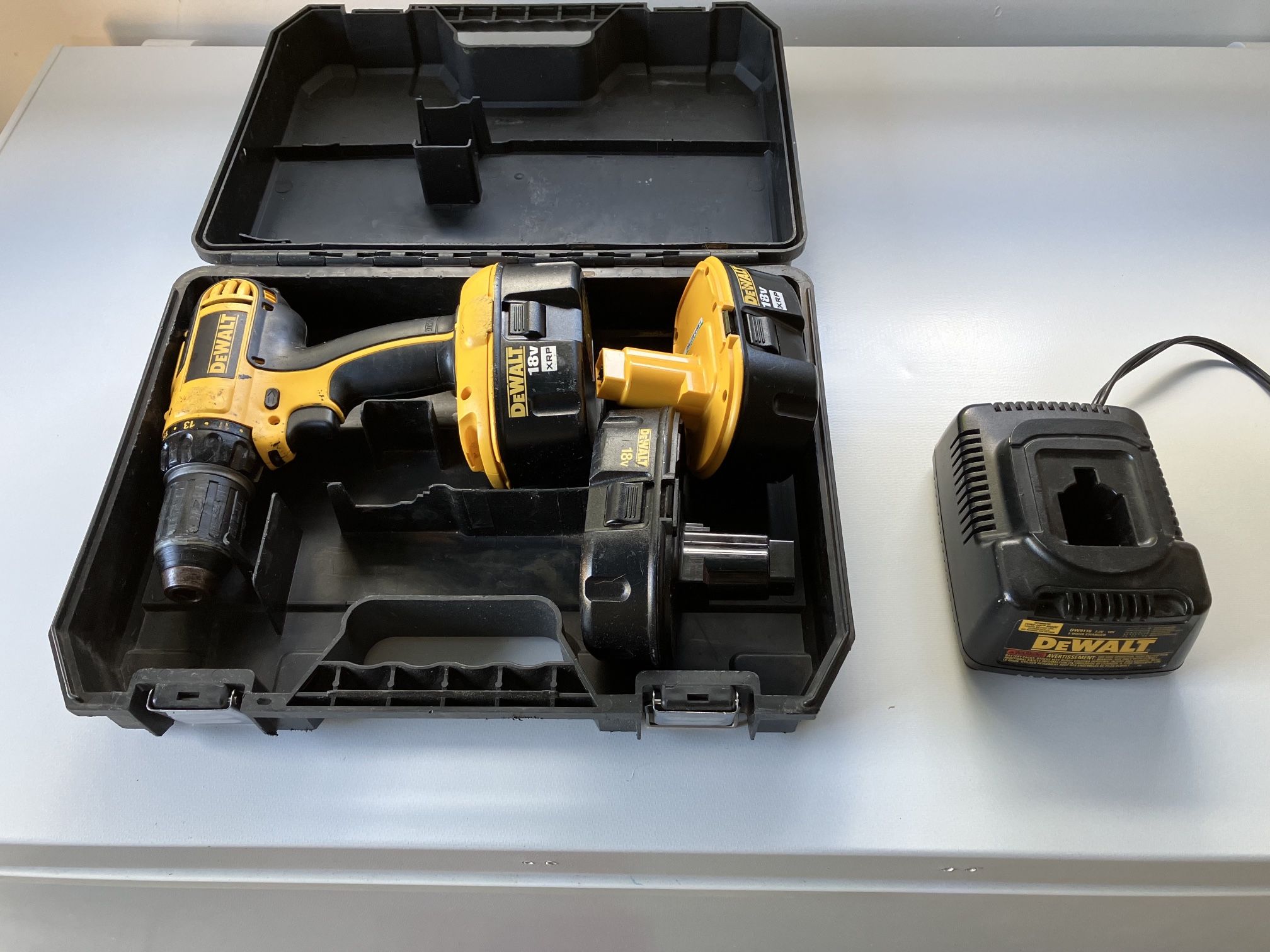 DeWalt Cordless Drill with 3 Batteries and Charger