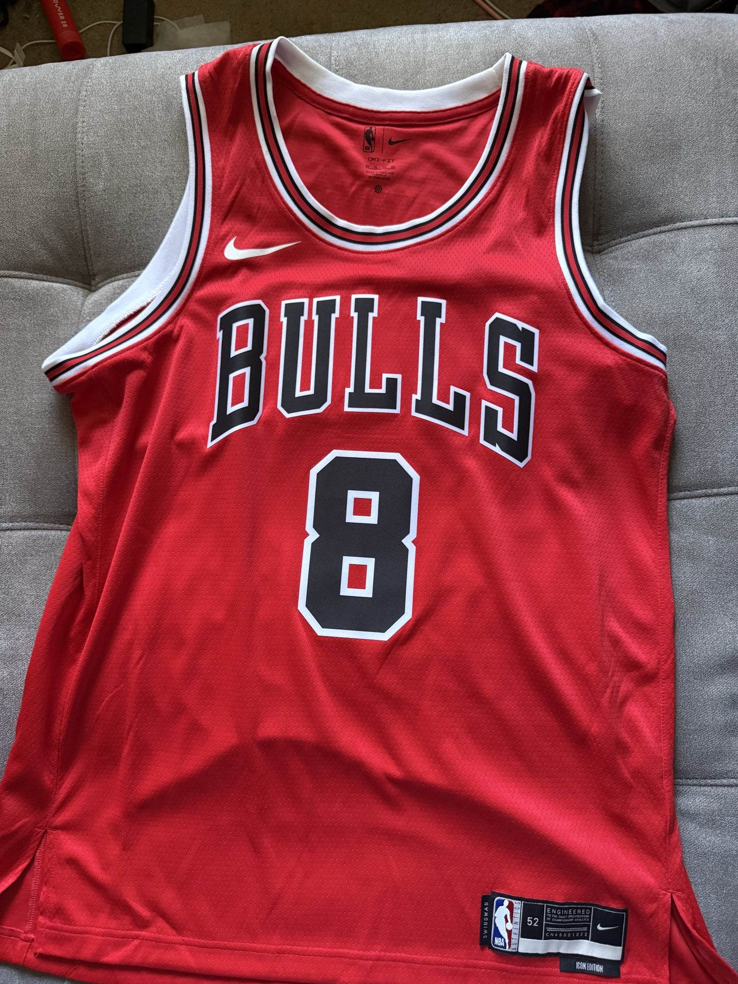 Zach Lavine bulls jersey size extra large