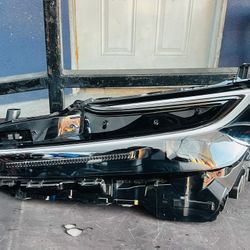 Toyota Prius 2023-2025 Left Driver Side Headlight Oem