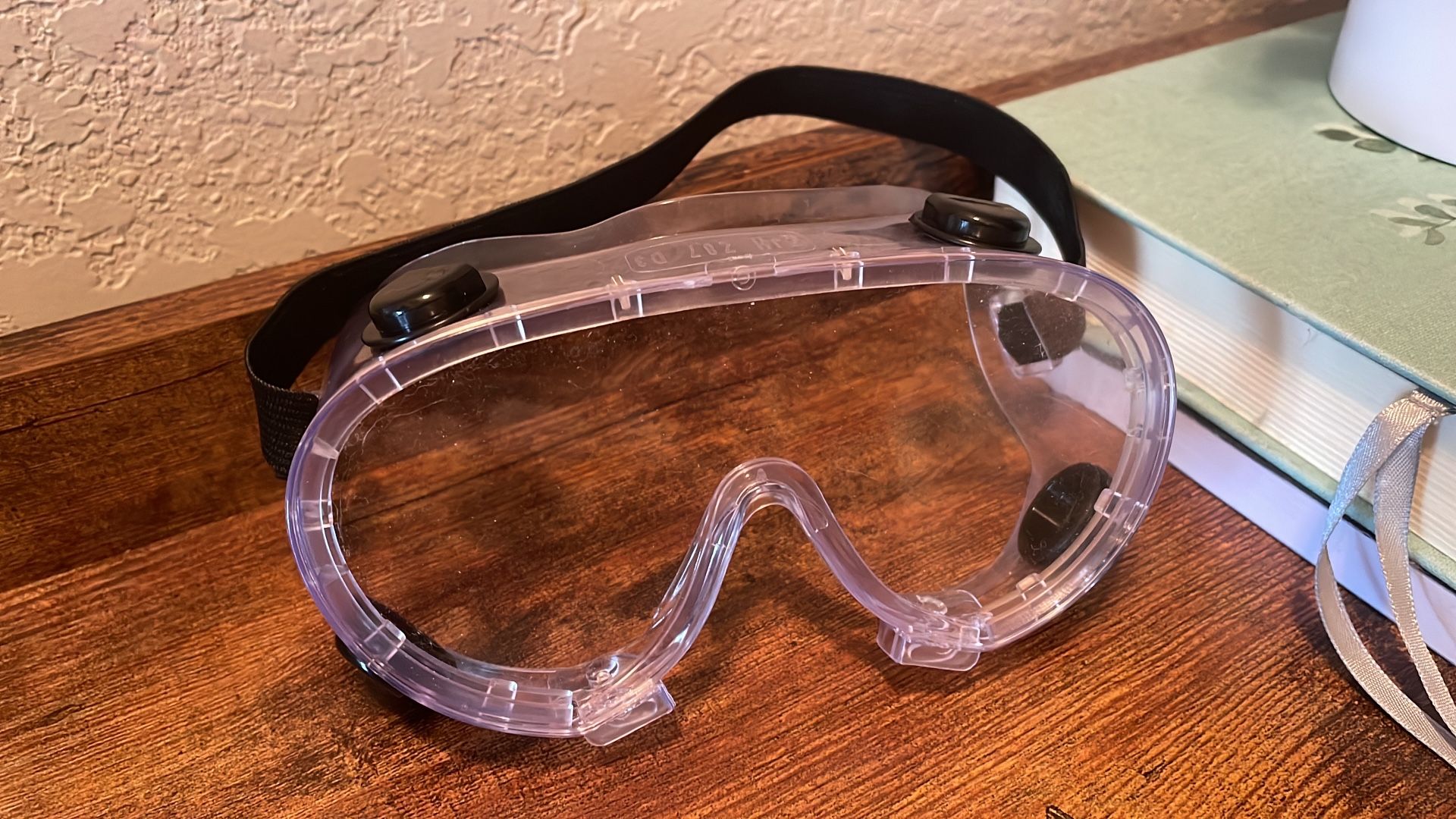 New safety goggles. Check my other listings for more great items.