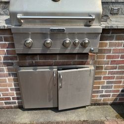 Kitchen aid 30” Built In Propane BBQ