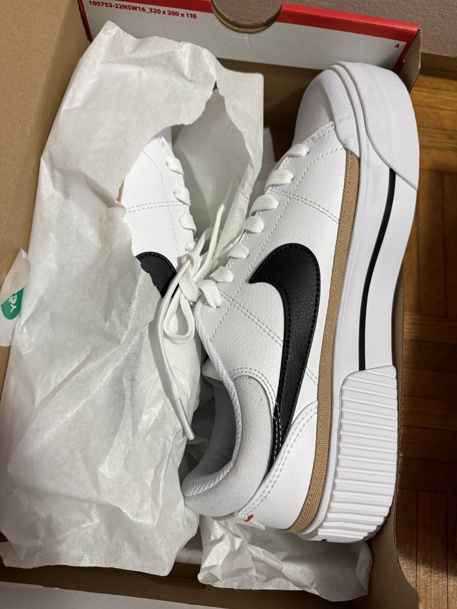 Nike women’s 9.5 Nike Legacy