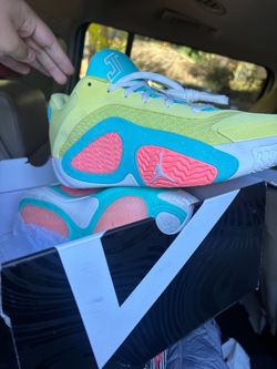 Jordan Tatum Low-Top Basketball Sneakers