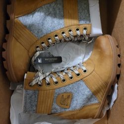 Size 6 Sorel Boots