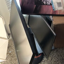 2 Monitors