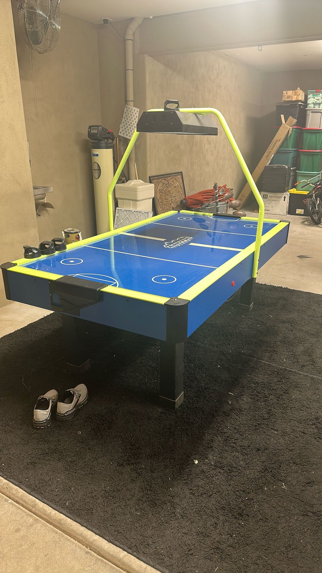 Air hockey