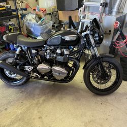 2007 TRIUMPH. THRUXTON  900