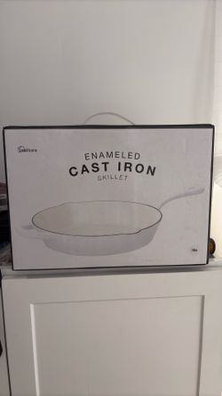 Cast iron skillet