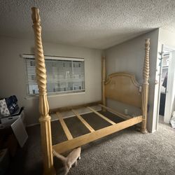 Classic Solid Wood Four Poster Bed Frame (Queen