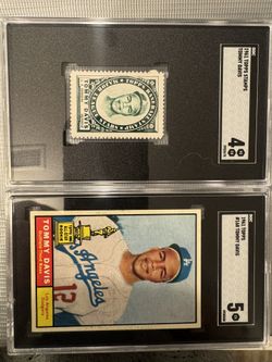 1961 Topps Baseball Card / Stamp
