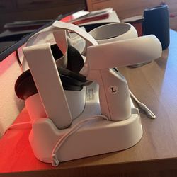 Oculus 2 With Rechargeable  Station 